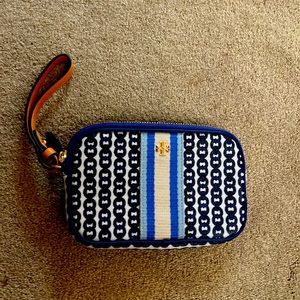 Tory Burch wristlet.  Gemini Link !   Excellent condition!